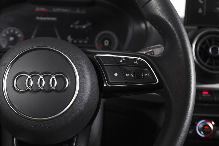 Audi - Q2