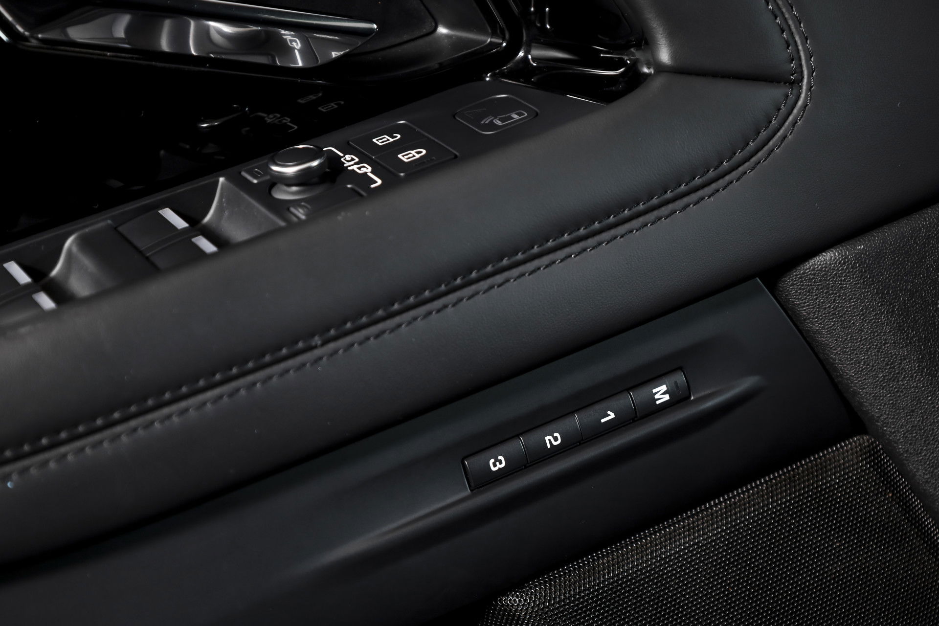 Land Rover - Range Rover Evoque