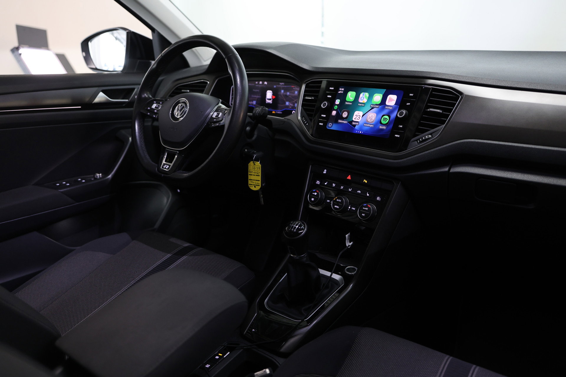 Volkswagen 1.0 TSI R-Line CLIMA VIRTUAL PDC CARPLAY CAMERA PANO LANE+FRONT Ass. '19 - foto 26