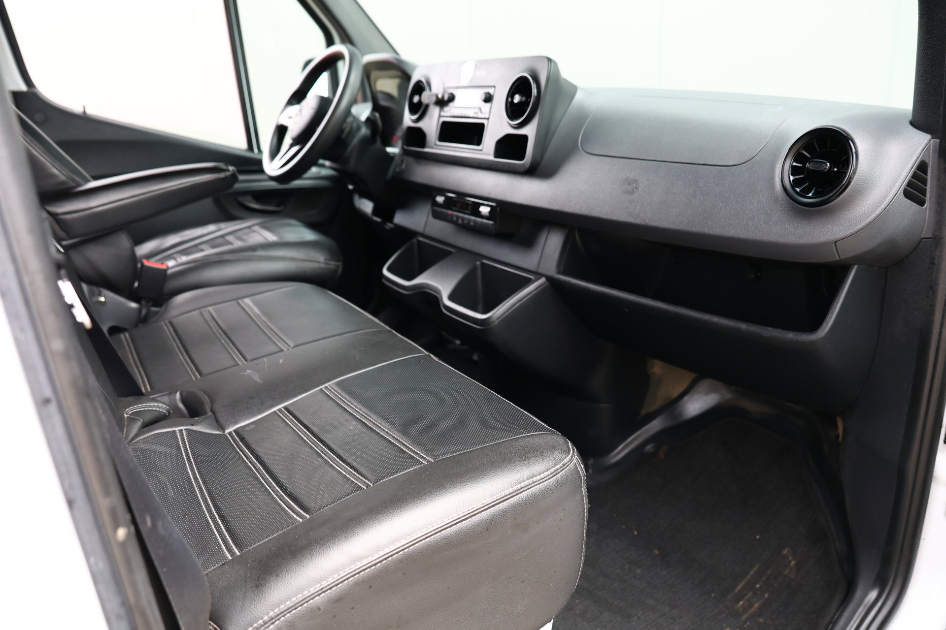 Mercedes-Benz 315 1.9 CDI L1H2 AVM AUTOMAAT AIRCO KEYLESS START CRUISE BT EX BTW! - foto 29