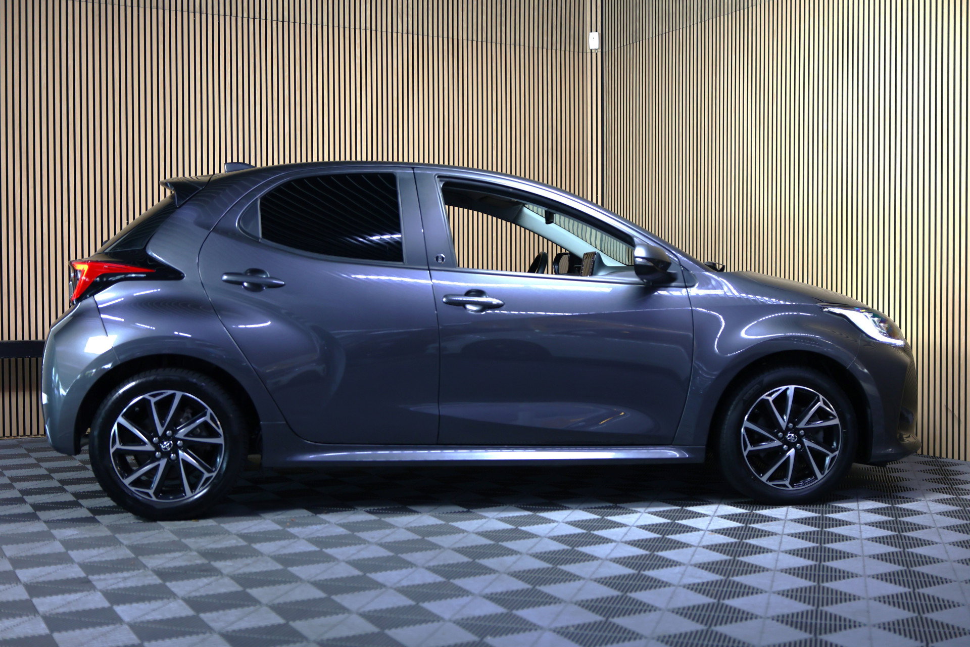 Toyota 1.5 Hybrid Business Plus AUTOM CLIMA CAMERA CRUISE CARPLAY LANE STOELVW '23 - foto 7