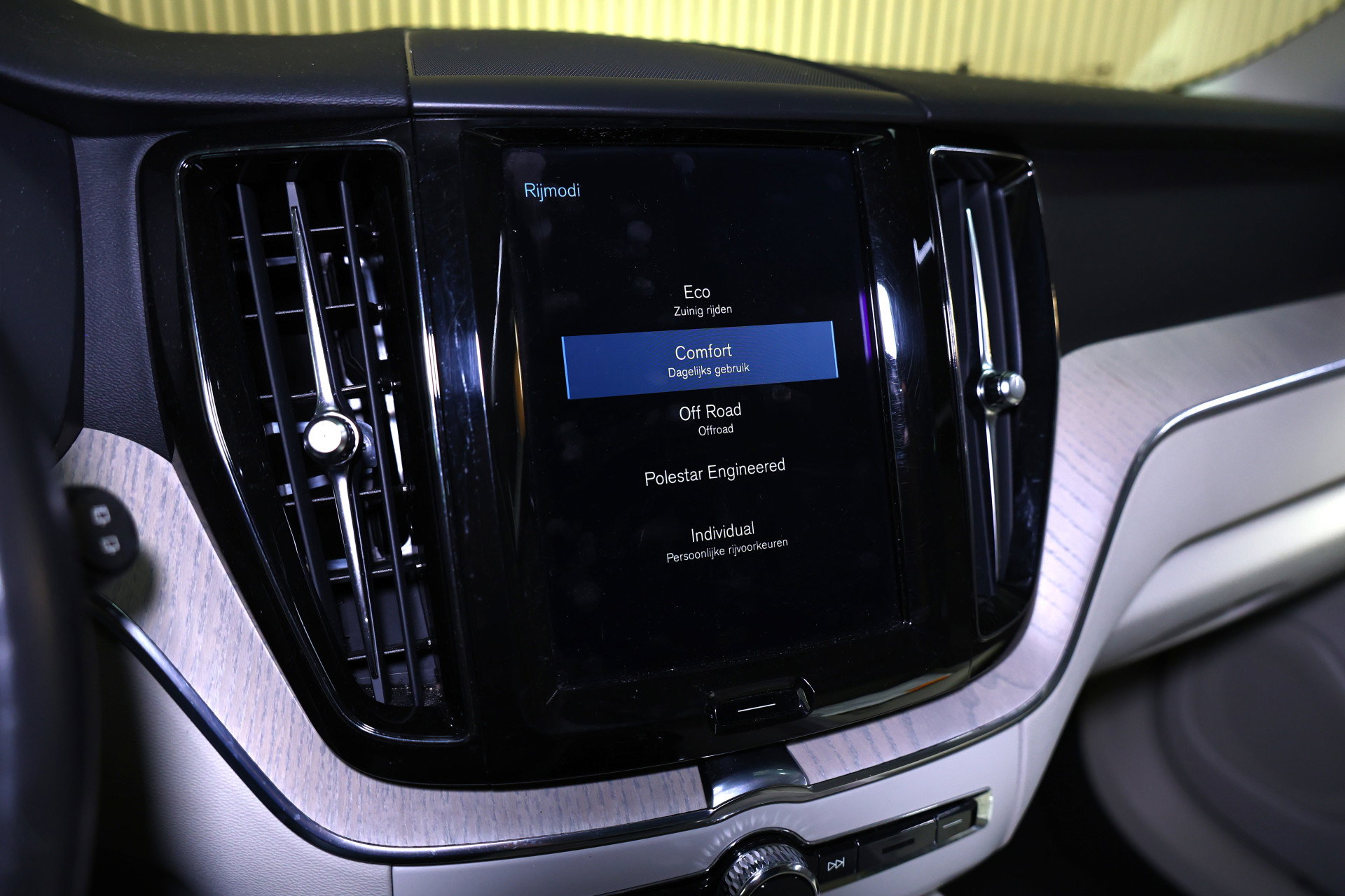 Volvo 2.0 T5 AWD Inscription AVM CARPLAY 360CAM MEMORY CRUISE KEYLESS START" 17 - foto 23