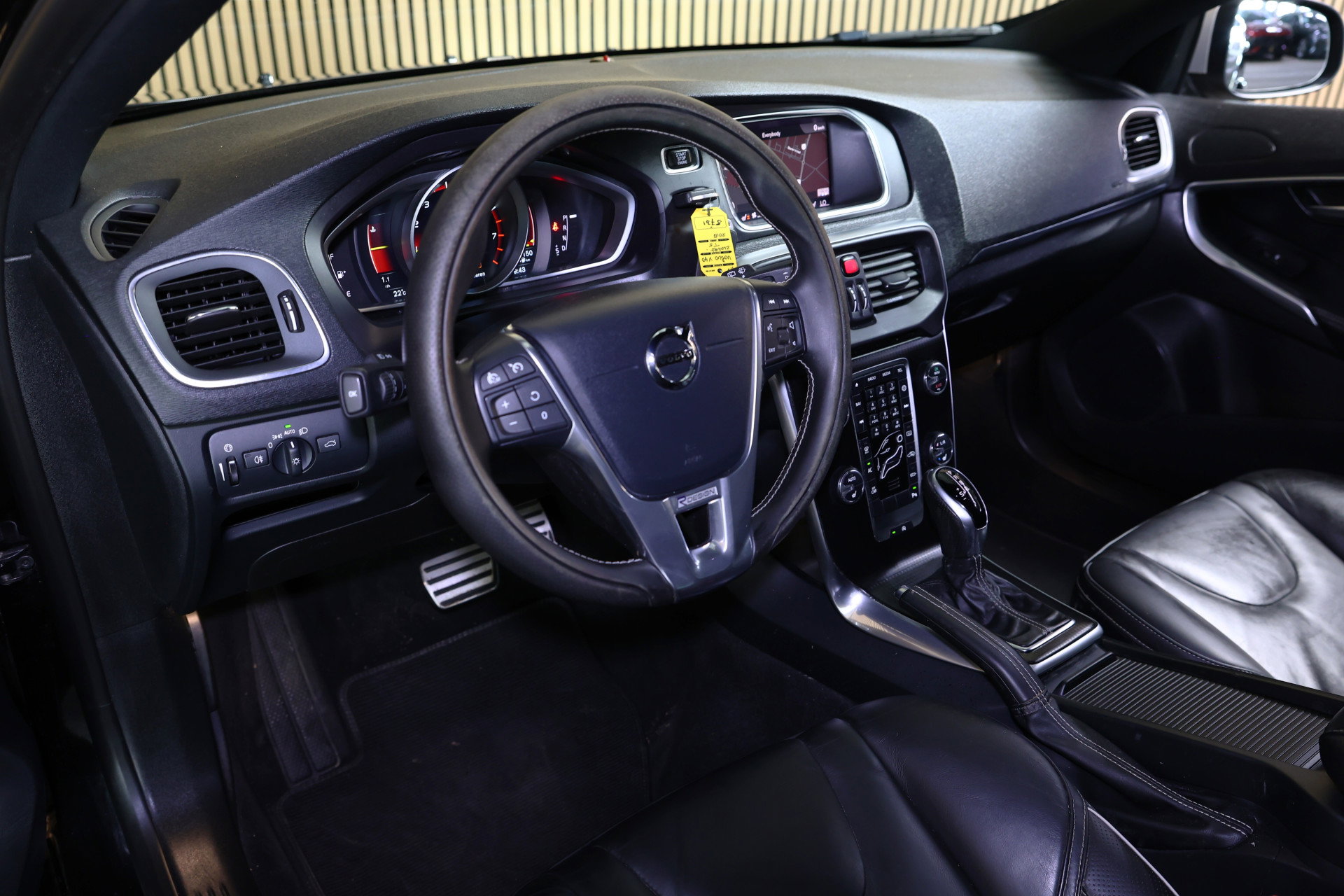 Volvo 2.0 T5 R-Design AVM NAVI CLIMA CRUISE PDC STOELVERWARMING "18 - foto 24