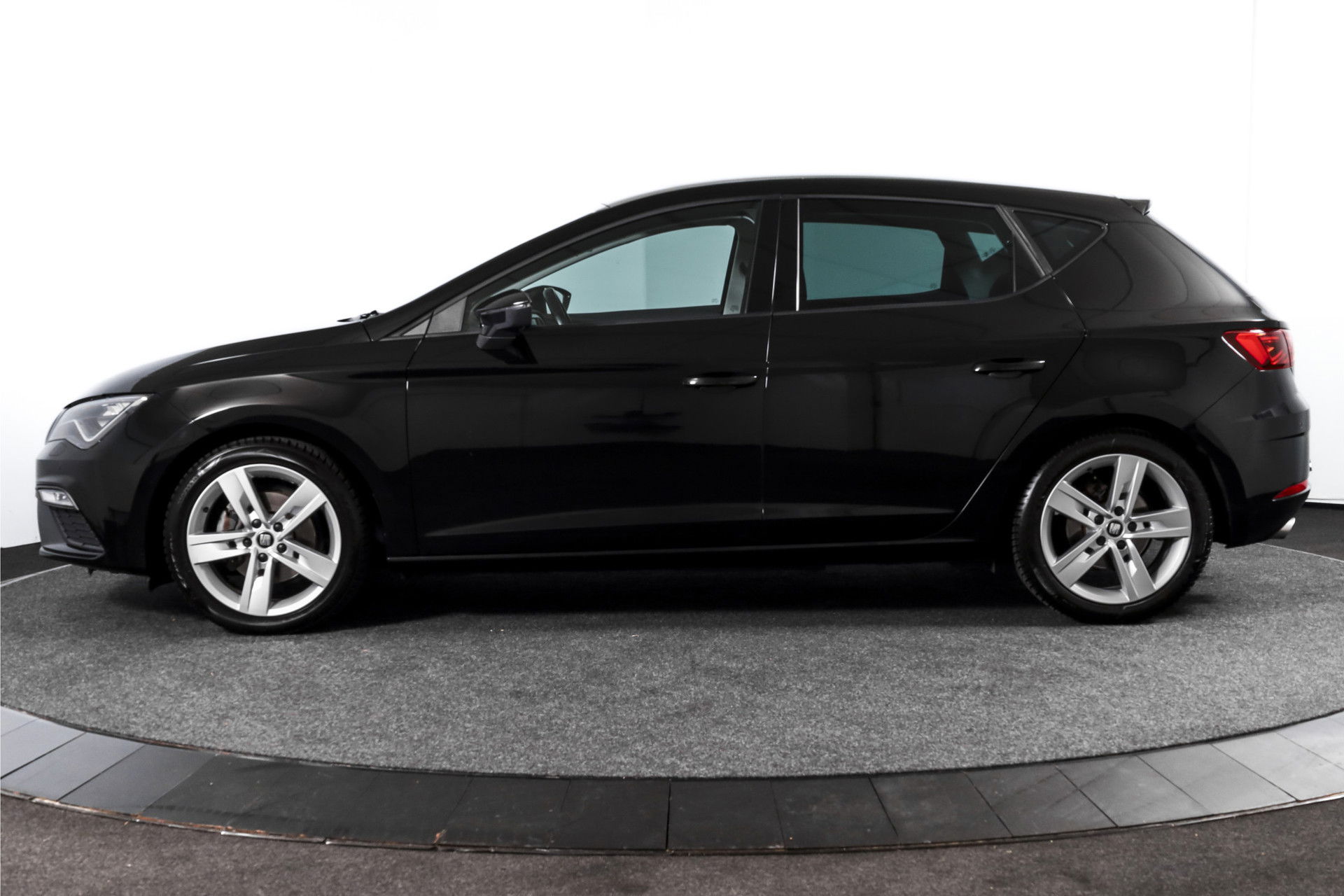 SEAT - Leon