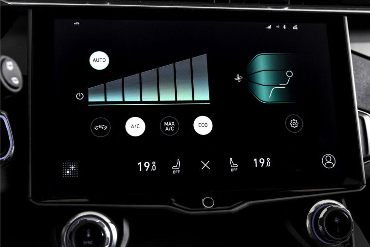 Lynk & Co - 01