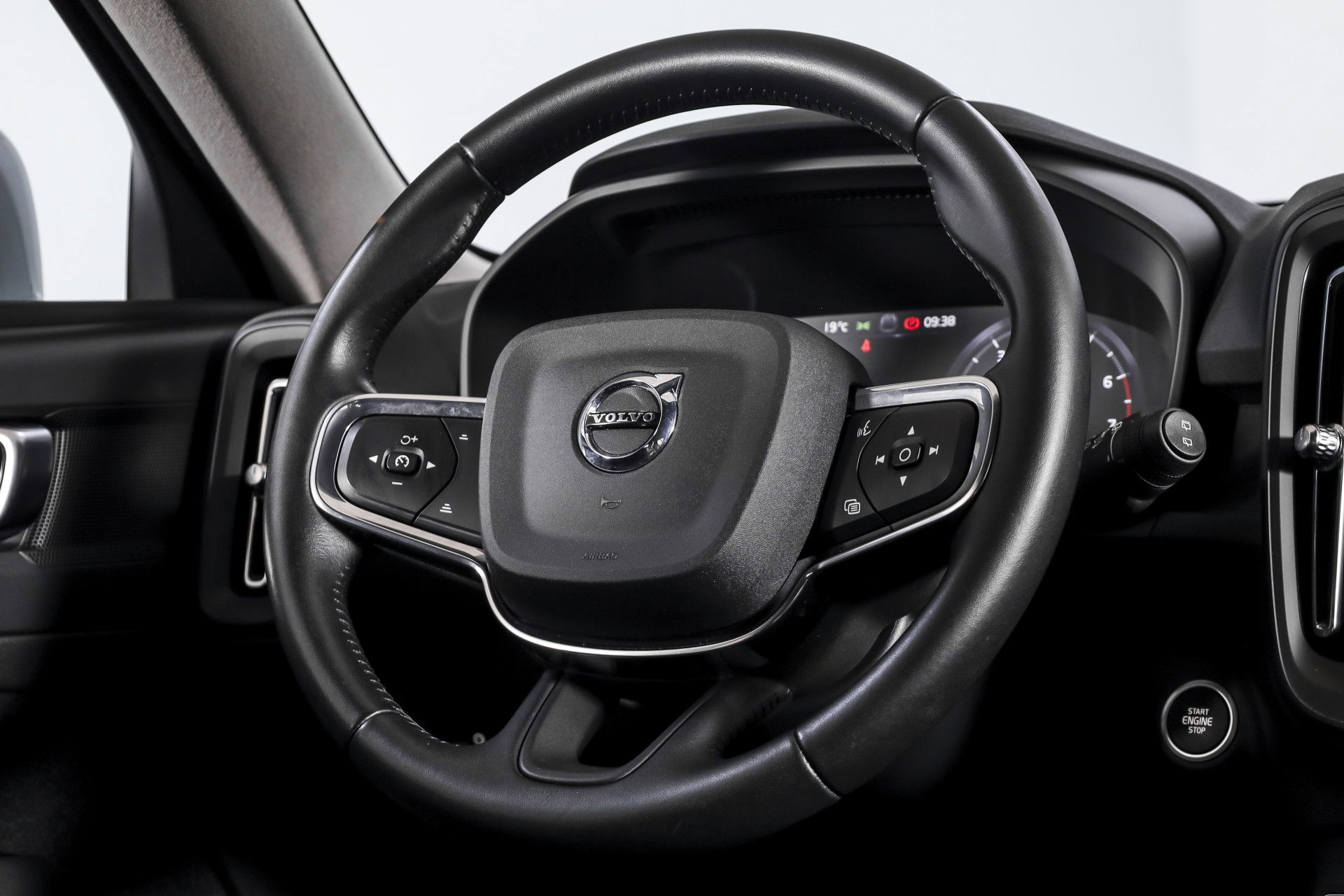 Volvo - XC40
