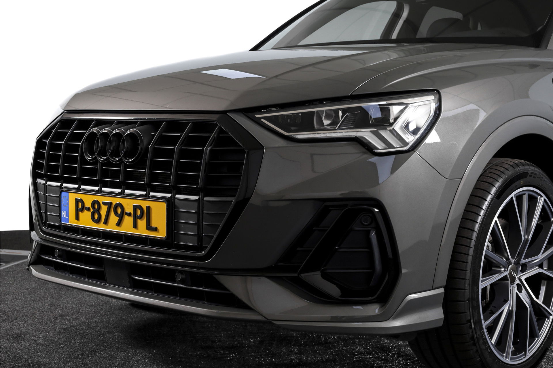Audi - Q3