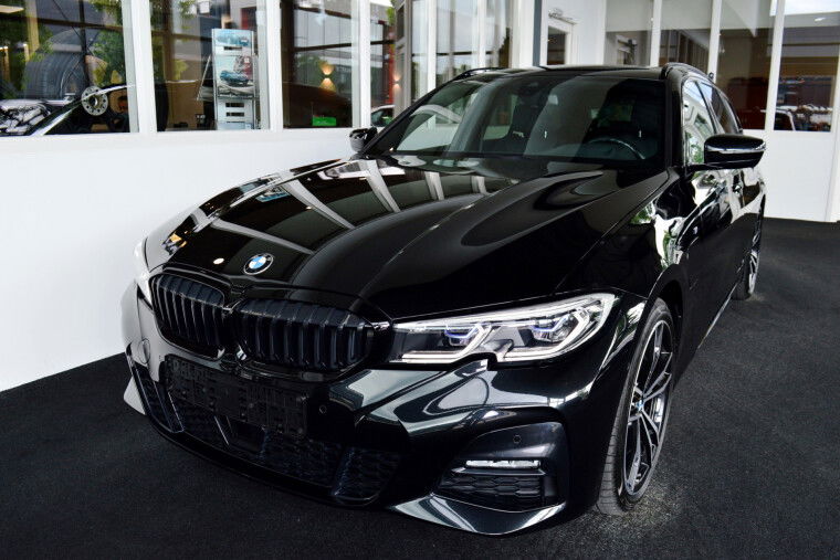 Foto van BMW 3 Serie Touring 330e Hybride M-Sportedition | Zeer compleet !