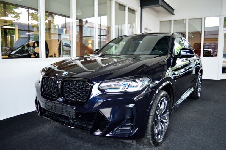 Foto van BMW X4 xDrive30i M-Sportedition | Carbon zwart !