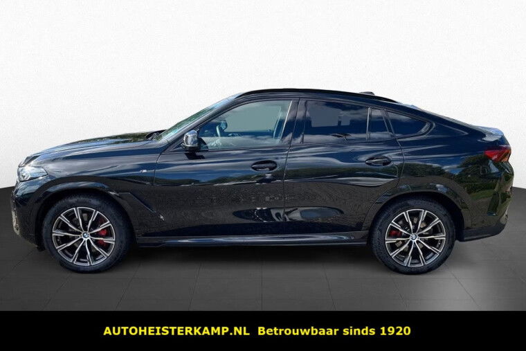 BMW X6 xDrive30d 286 PK M-Sport Massage Stoelkoeling Panoramadak Luchtvering Head-Up Trekhaak 360 Camera