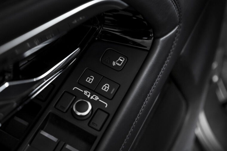 Land Rover - Range Rover Evoque