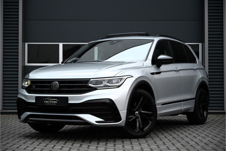 Foto van Volkswagen Tiguan 1.5 TSI R-LINE / PANO / BLACK STYLE / IQ LIGHT / CAMERA / TREKHAAK / STOELVERWARMING / DEALER ONDERHOUDEN