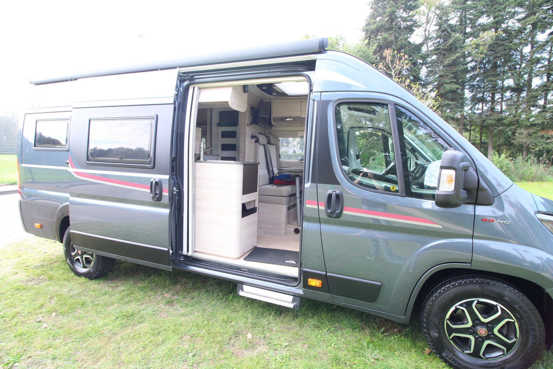 Rapido Van 640 BUSCamper AVM AUTOMAAT PANORAMA CARPLAY AIRCO CAMERA DAB BT LEDER '21 - foto 3