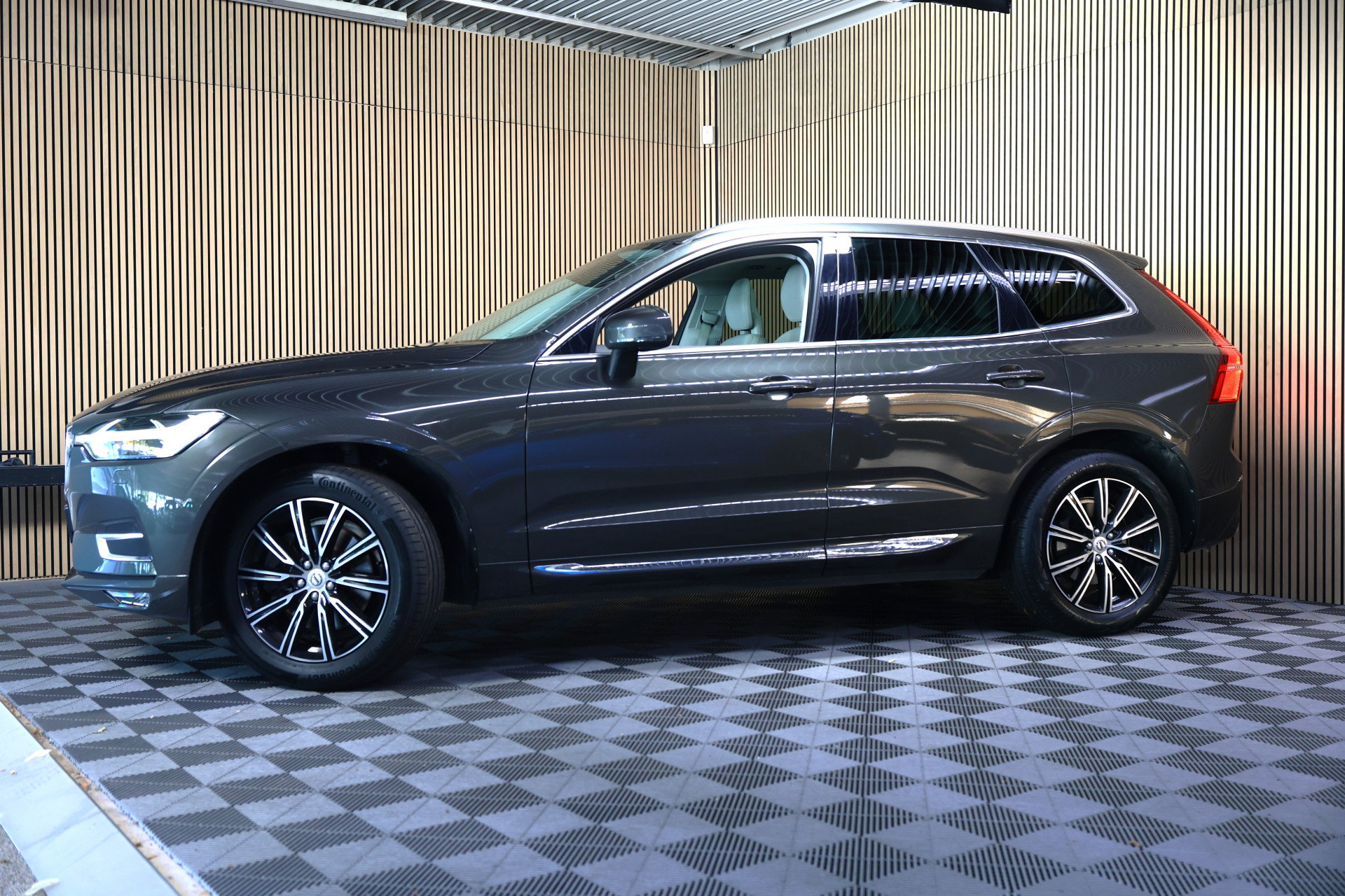 Volvo 2.0 T5 AWD Inscription AVM CARPLAY 360CAM MEMORY CRUISE KEYLESS START" 17 - foto 11