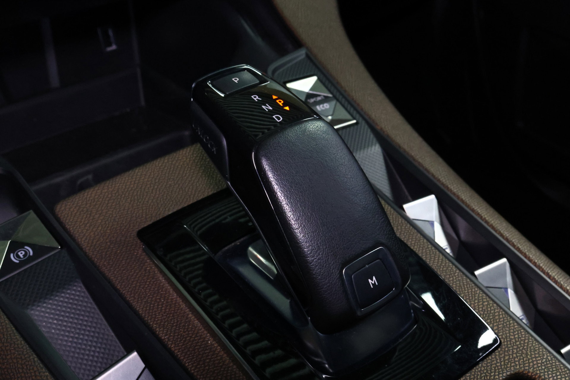 DS Crossback 1.6 PureTech Be Chic AVM AUTOM NAVI CLIMA CARPLAY CRUISE '20 - foto 22