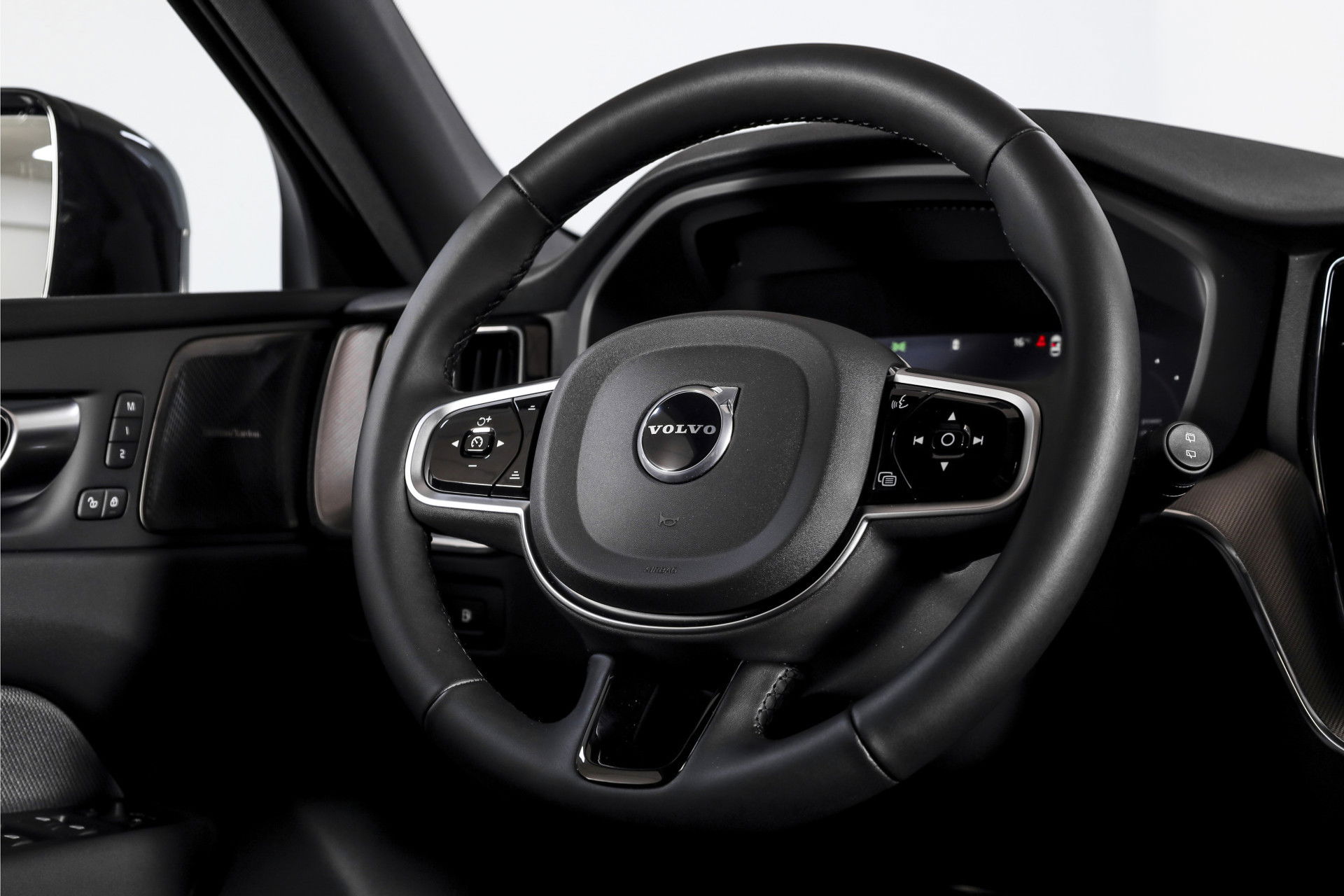 Volvo - XC60
