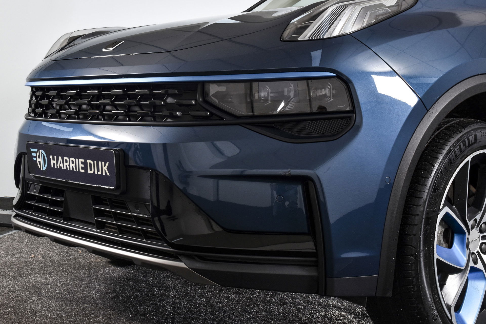 Lynk & Co - 01