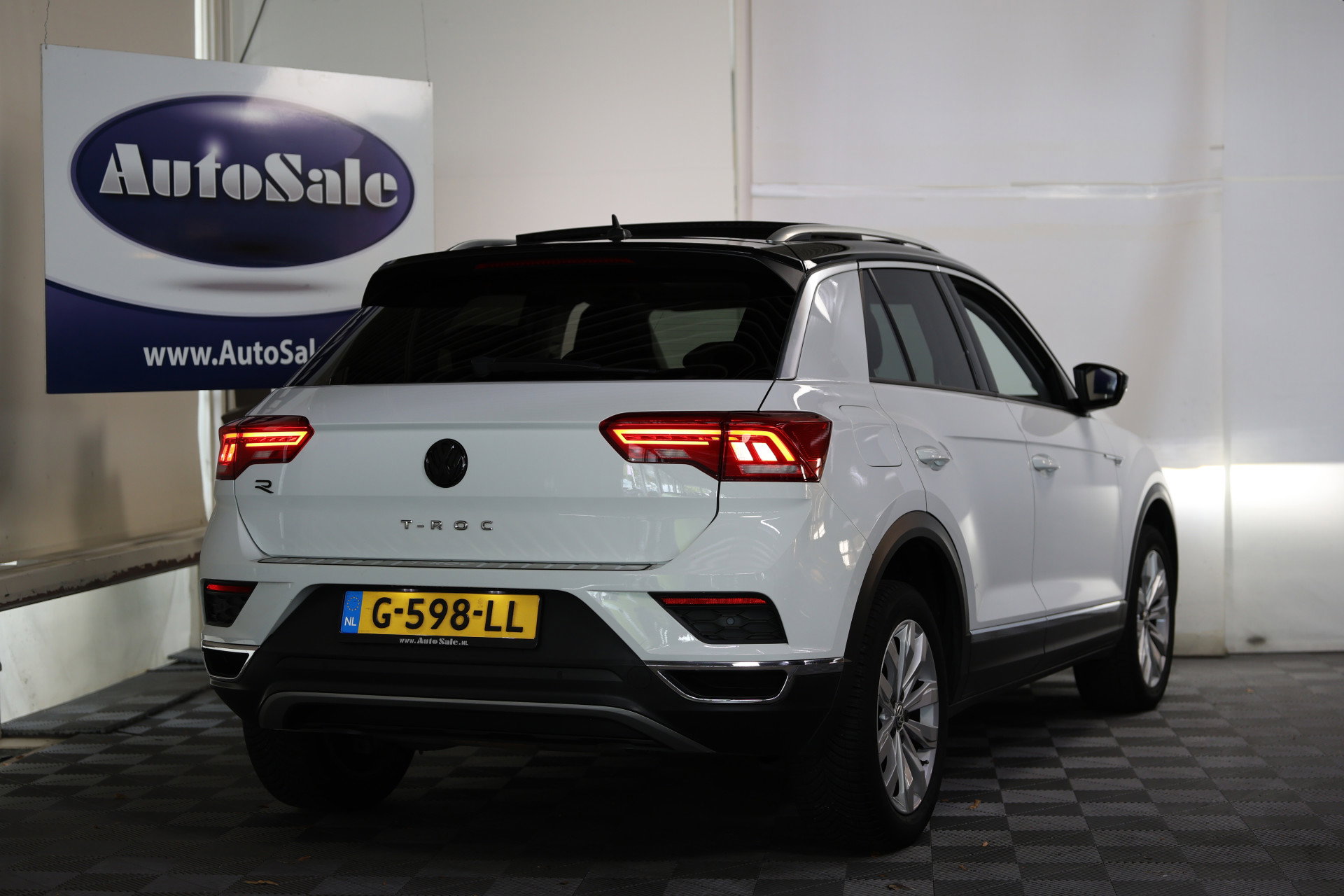 Volkswagen 1.0 TSI R-Line CLIMA VIRTUAL PDC CARPLAY CAMERA PANO LANE+FRONT Ass. '19 - foto 5