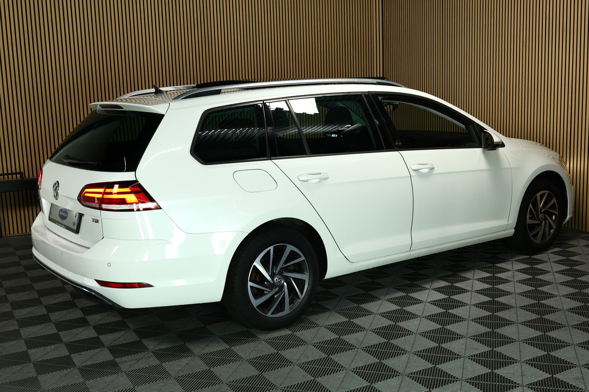 Volkswagen Variant 1.4 TSI Highline AUTOMAAT PANORAMADAK NAVI CARPLAY STOELVW "17 - foto 6