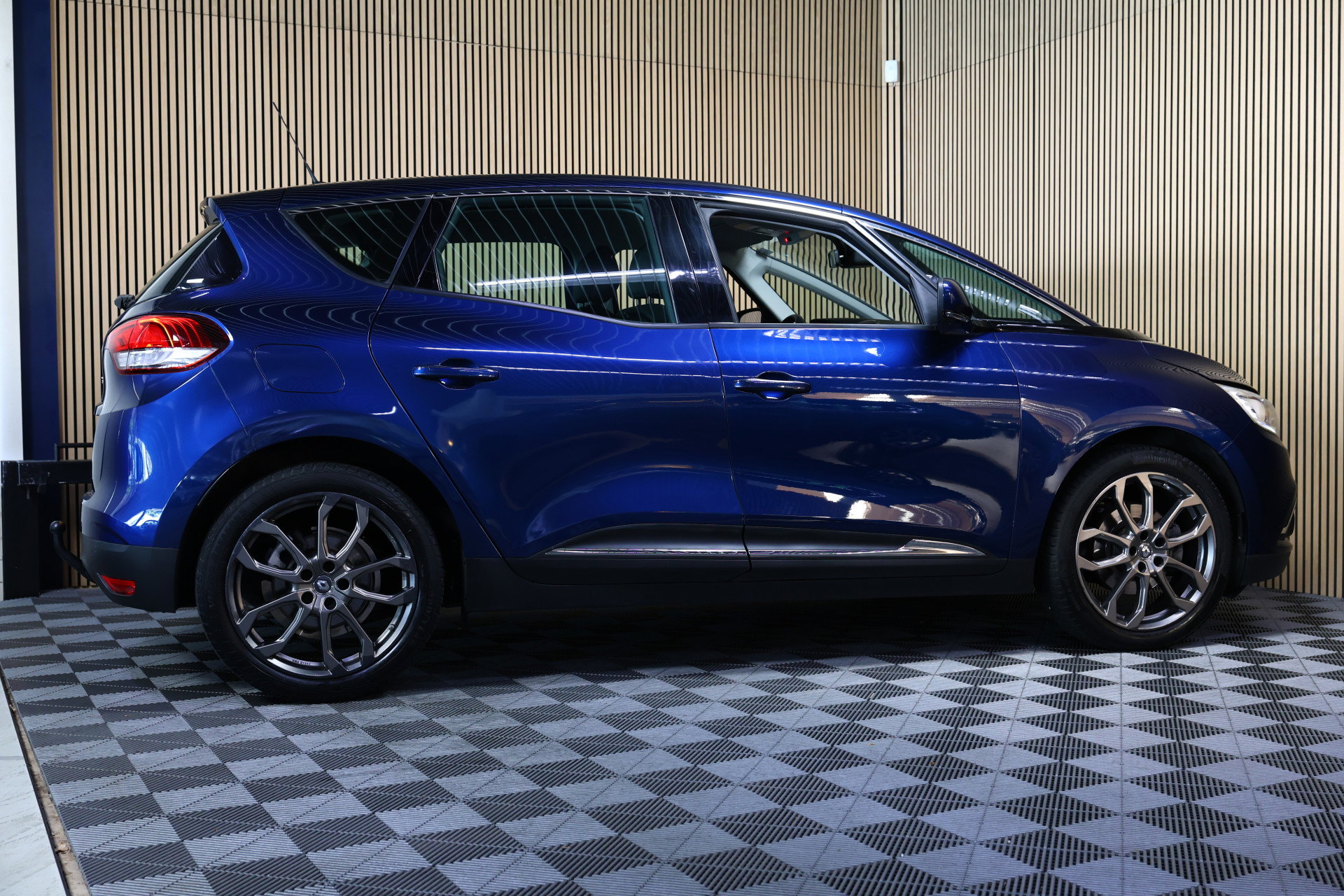 Renault 1.2 TCe Intens AVM LED NAVI CRUISE CLIMA KEYLESS PDC BT THAAK "17 - foto 9