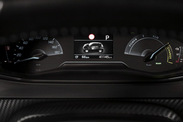 Peugeot - e-208