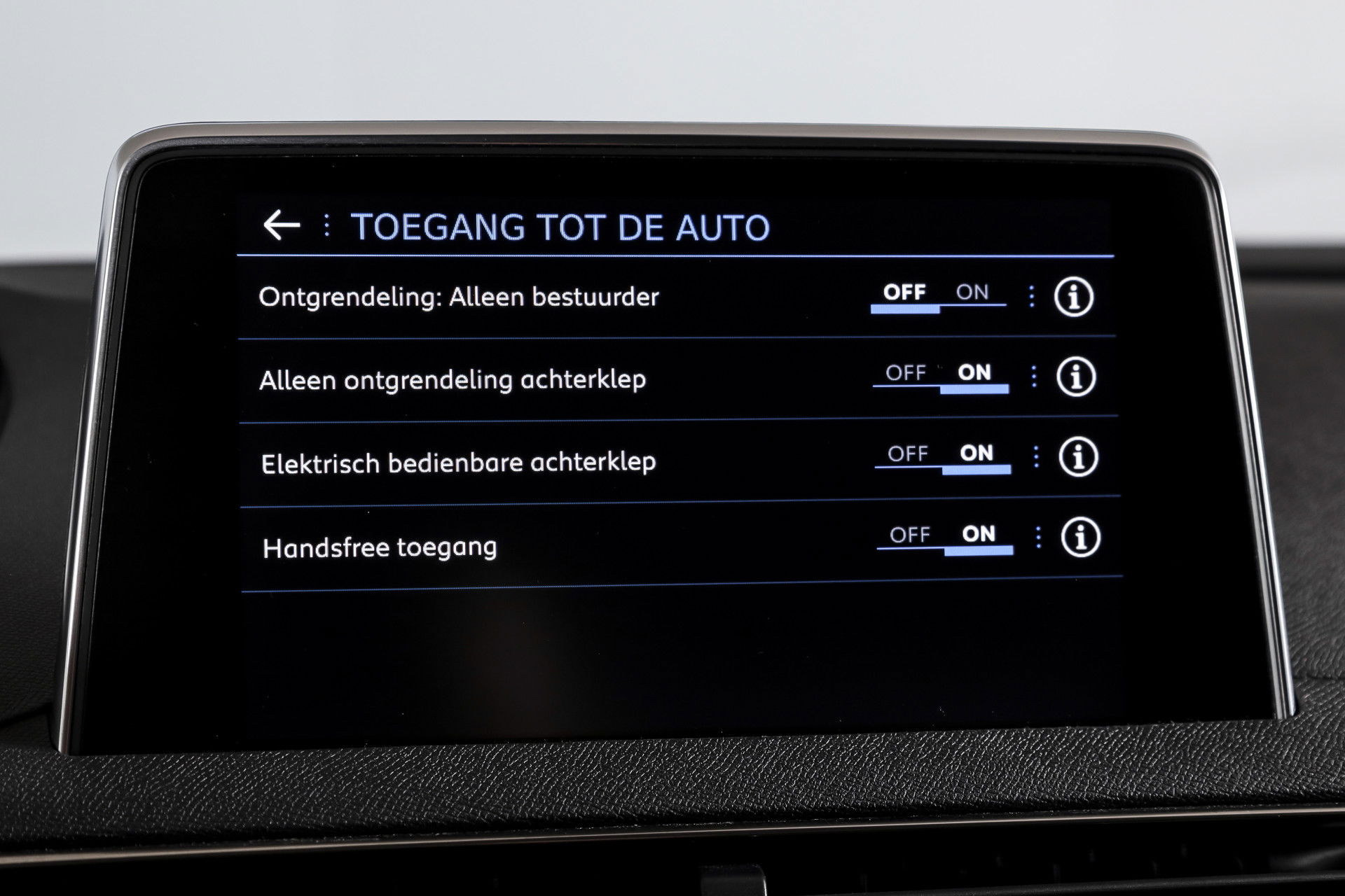 Peugeot - 3008
