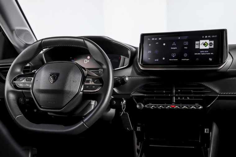 Peugeot - 208