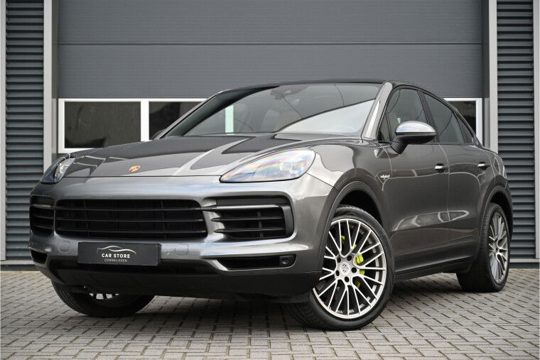Foto van Porsche Cayenne Coupé 3.0 E-Hybrid 462 PK / PANO / SPORT CHRONO / LED / CAMERA / SPORTSTOELEN / LEDER / 21"
