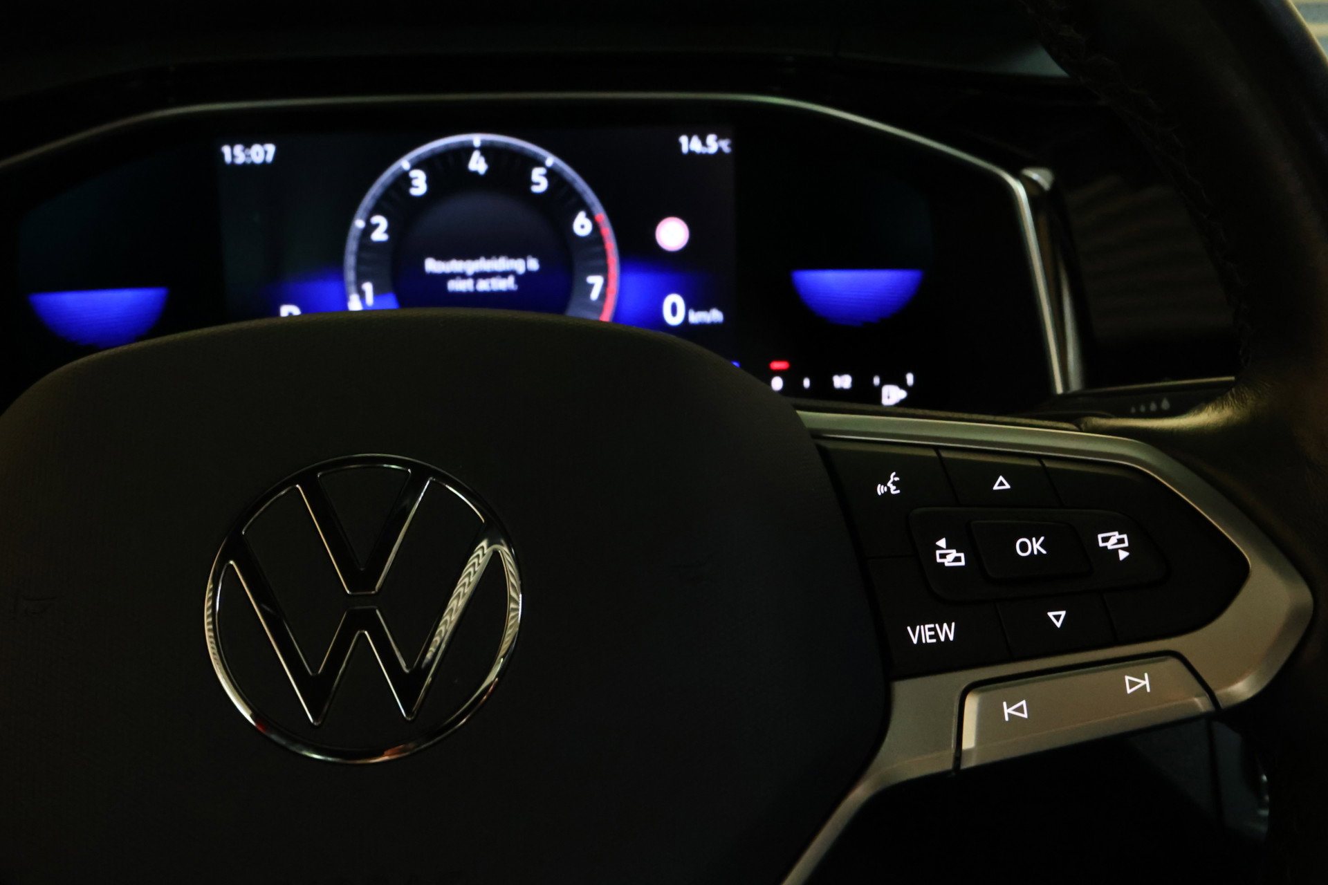 Volkswagen 1.0 TSI R-Line Business AVM DSG NAVI CARPLAY PANO STOELVW '22 - foto 23