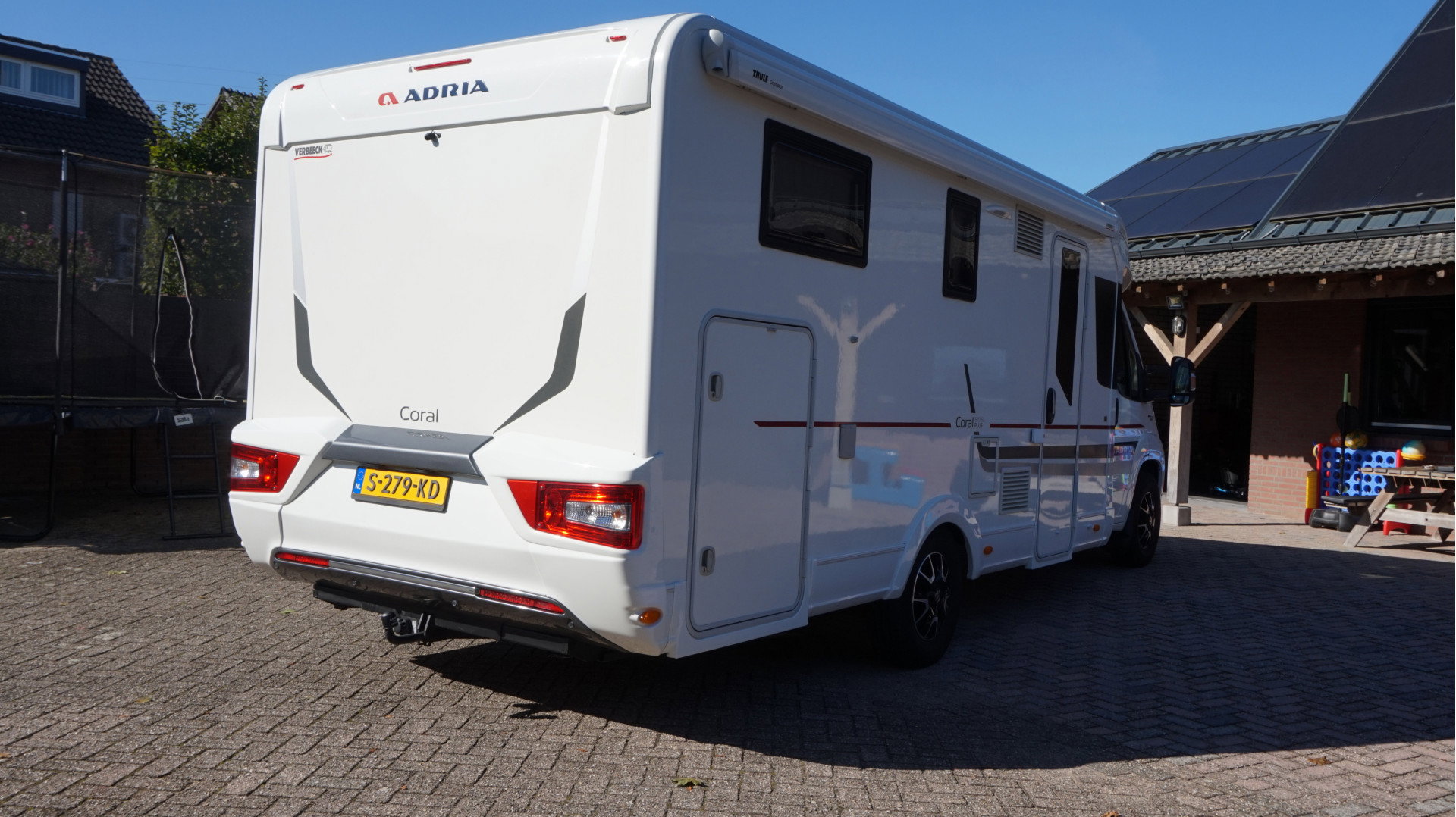 Adria CORAL S 670SL Automaat 150pk Airco Luchtvering Lengtebedden 5 zitplaatsen - foto 8
