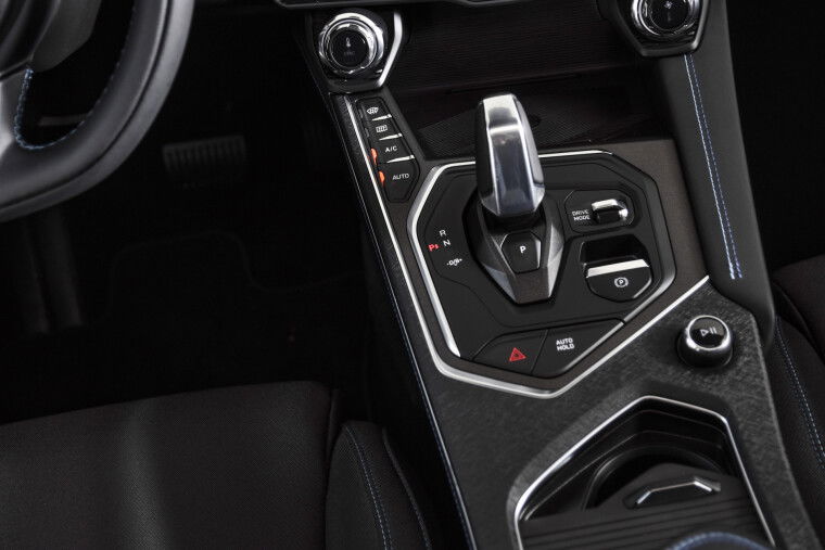 Lynk & Co - 01