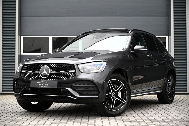 Foto van Mercedes-Benz GLC 300e 4MATIC AMG / PANO / NIGHT / BURMESTER / LED / 360 CAMERA / FABRIEKSGARANTIE 11-2027 / NL AUTO