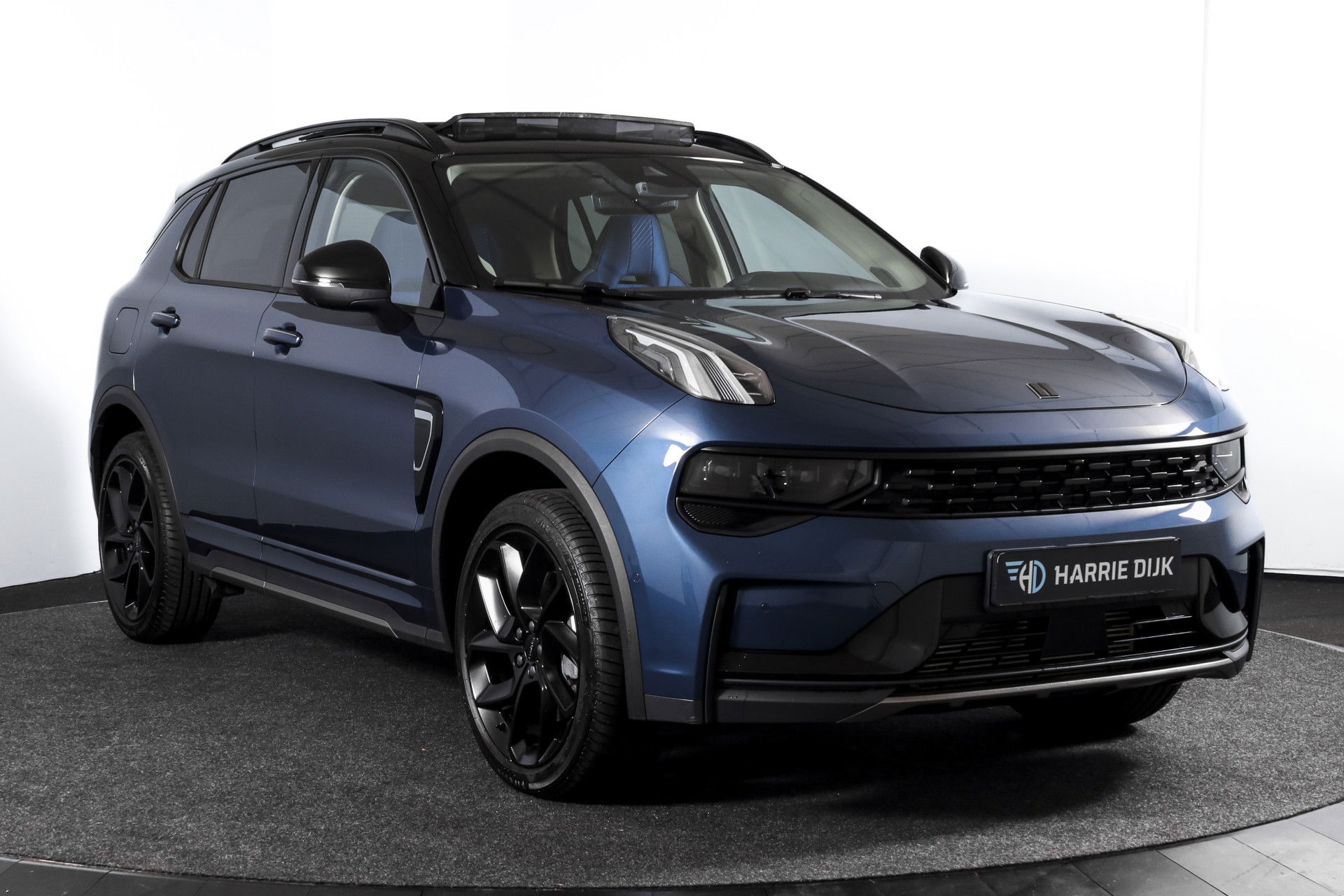 Lynk & Co - 01