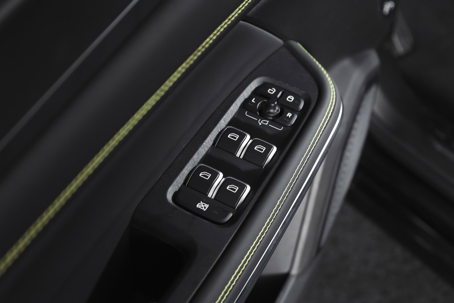 Lynk & Co - 01