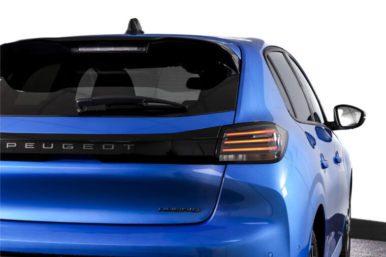 Peugeot - 208