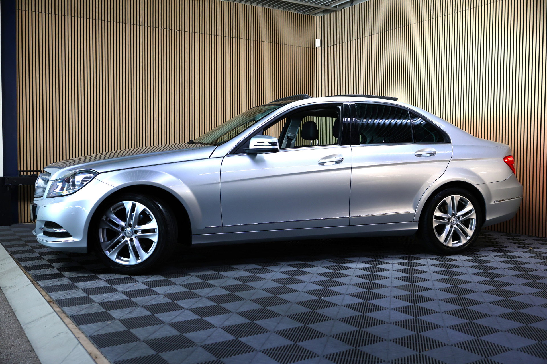 Mercedes-Benz 180 Edition Avantgarde AUTOMAAT PANO NAVI CLIMA STOELVW PDC BT "12 - foto 11