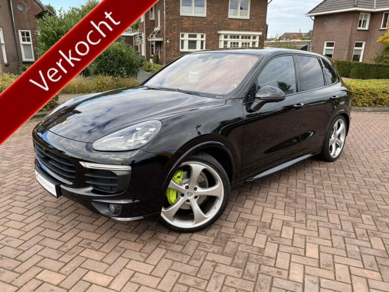 Foto van Porsche Cayenne 3.0 S E-Hybrid Sportdesign/Techart/Panorama/Volleder
