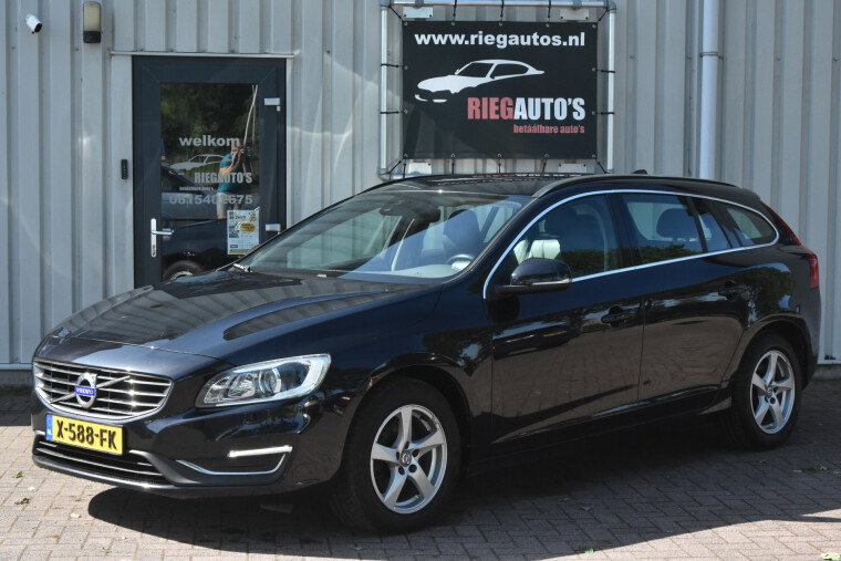 Foto van Volvo V60 1.6 T3 Summum – 2015 | Climate Control | Navigatie | Mooie uitvoering