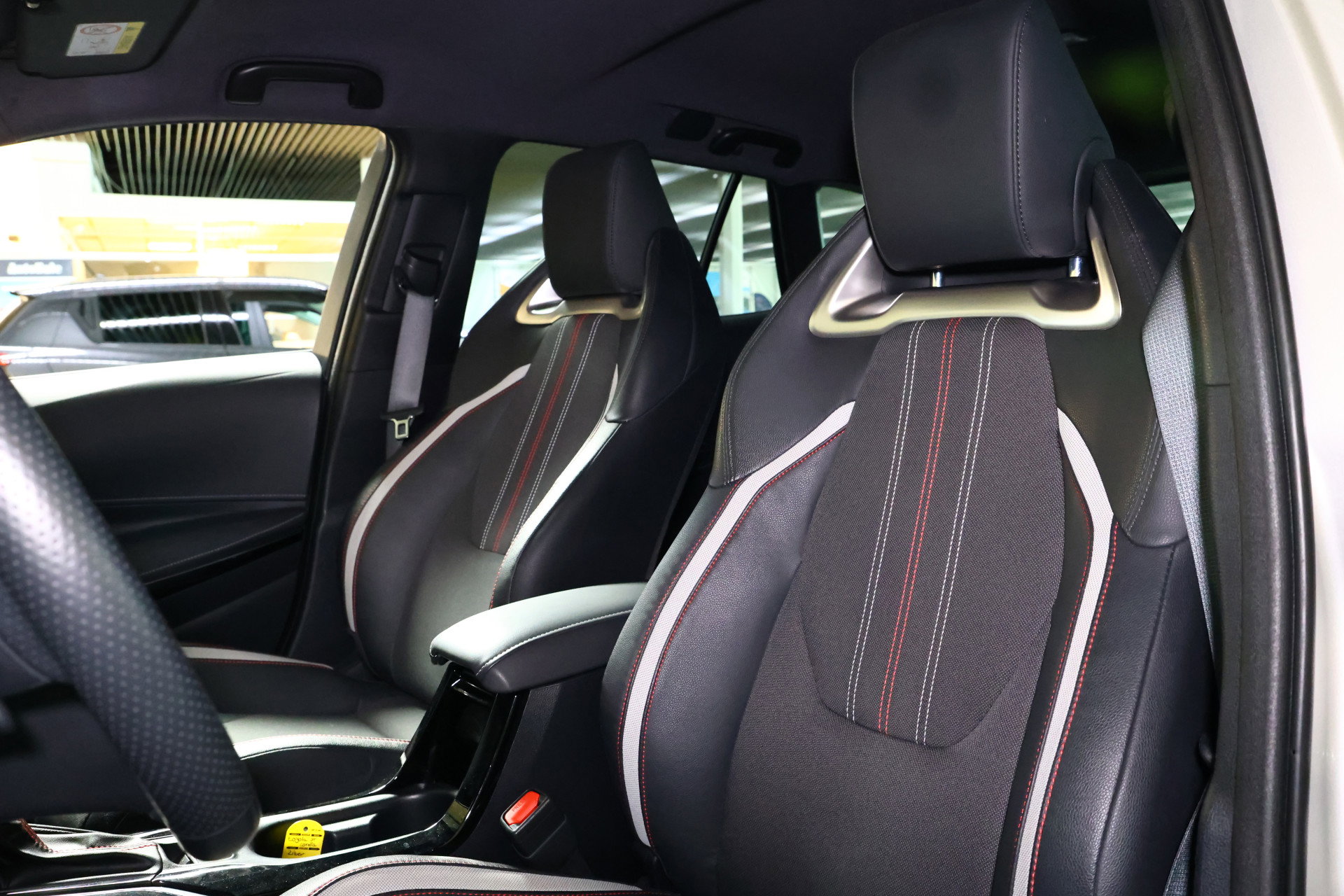 Toyota 2.0 Hybrid Business GR-Sport AVM NAVI CARPLAY CAMERA LANE '22 - foto 3