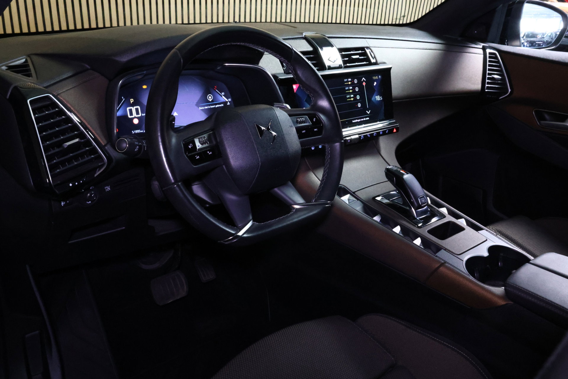 DS Crossback 1.6 PureTech Be Chic AVM AUTOM NAVI CLIMA CARPLAY CRUISE '20 - foto 24