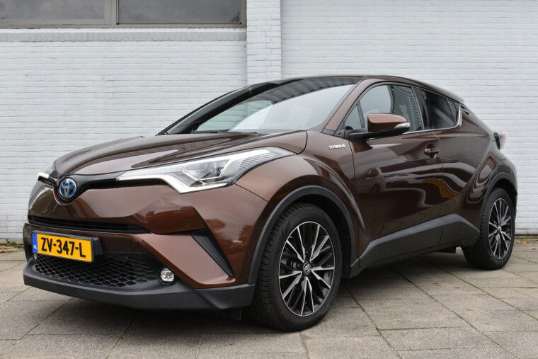 Foto van Toyota C-HR 1.8 Hybrid Executive Ultimate Automaat 122pk