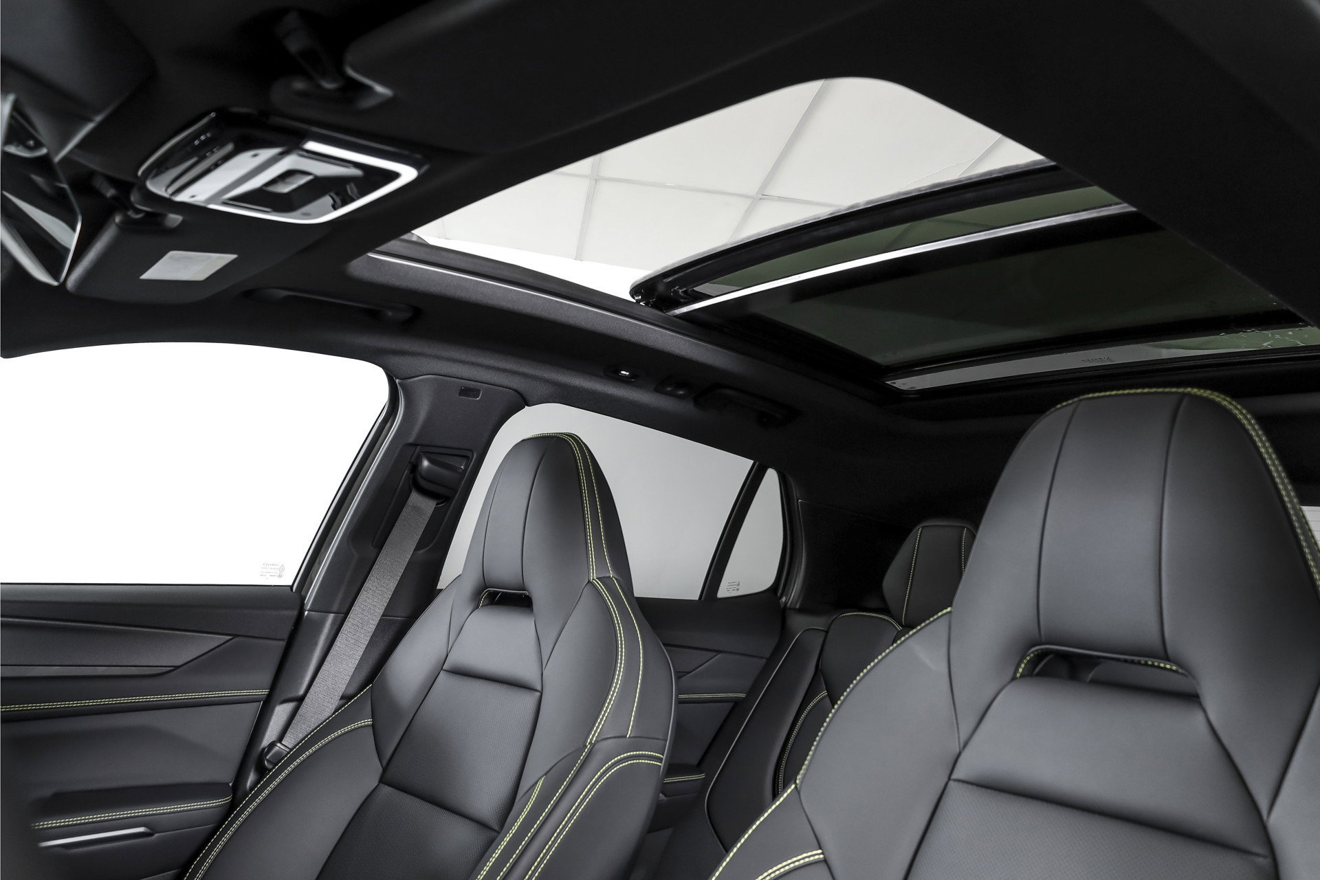 Lynk & Co - 01