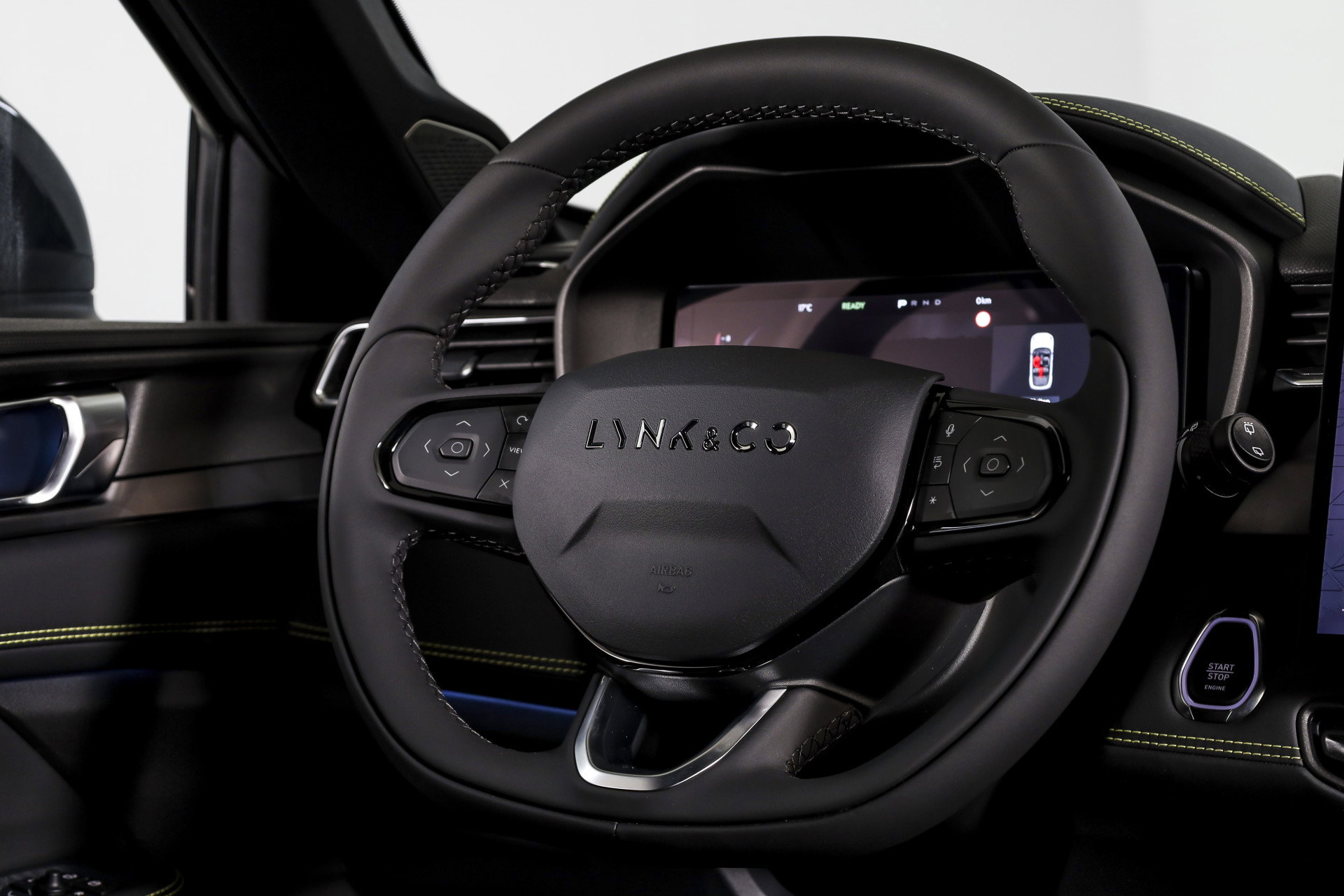 Lynk & Co - 01