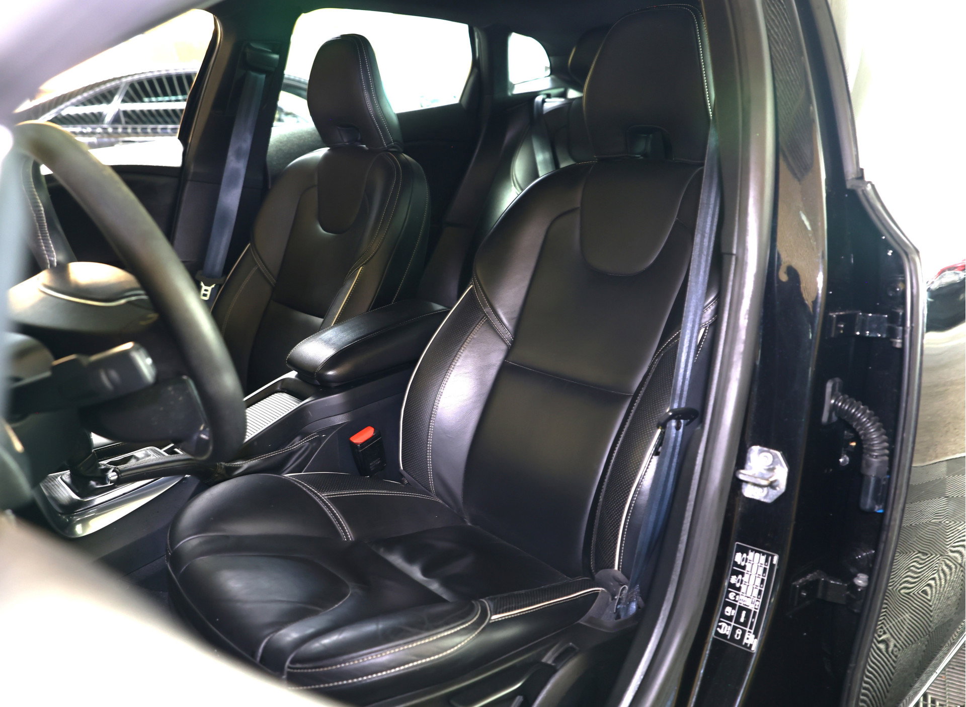 Volvo 2.0 T5 R-Design AVM NAVI CLIMA CRUISE PDC STOELVERWARMING "18 - foto 25
