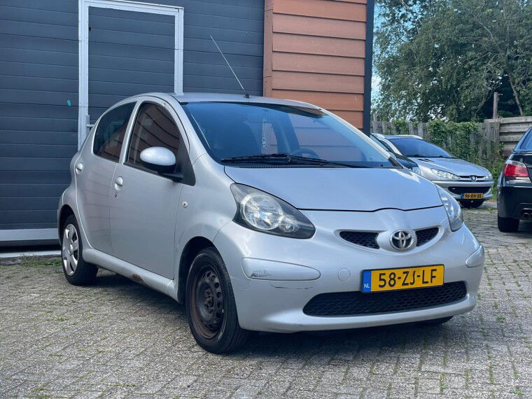 Foto van Toyota Aygo 1.0-12V + * AIRCO * APK * ELEKTR RAMEN *