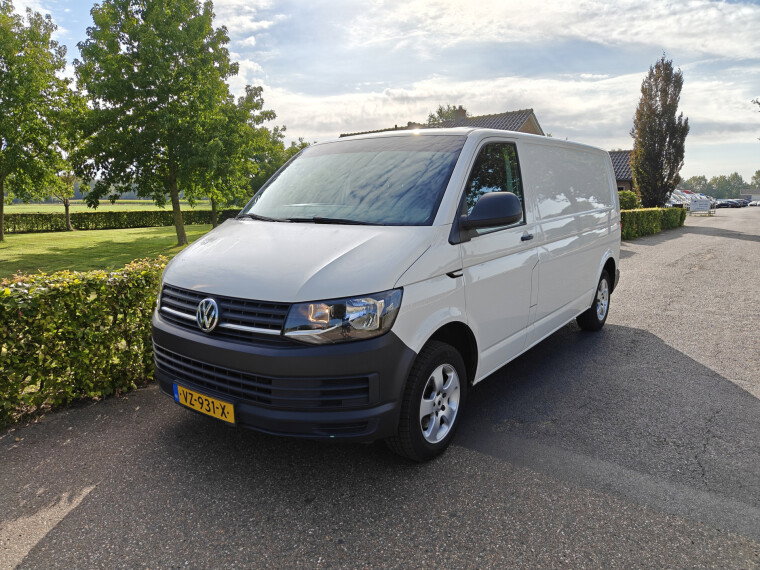 Foto van Volkswagen Transporter 2.0 TDI L1H1 Highline