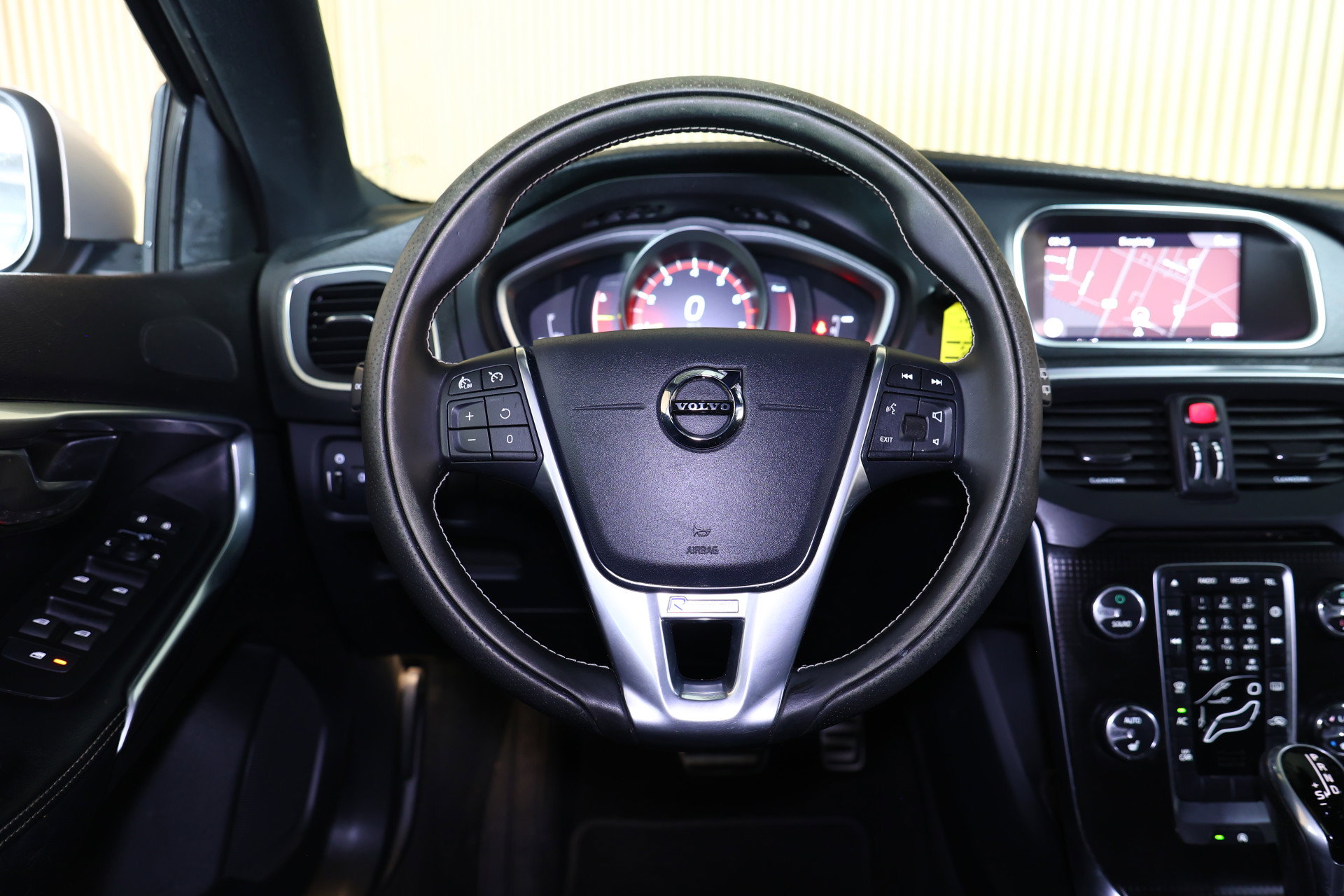 Volvo 2.0 T5 R-Design AVM NAVI CLIMA CRUISE PDC STOELVERWARMING "18 - foto 27