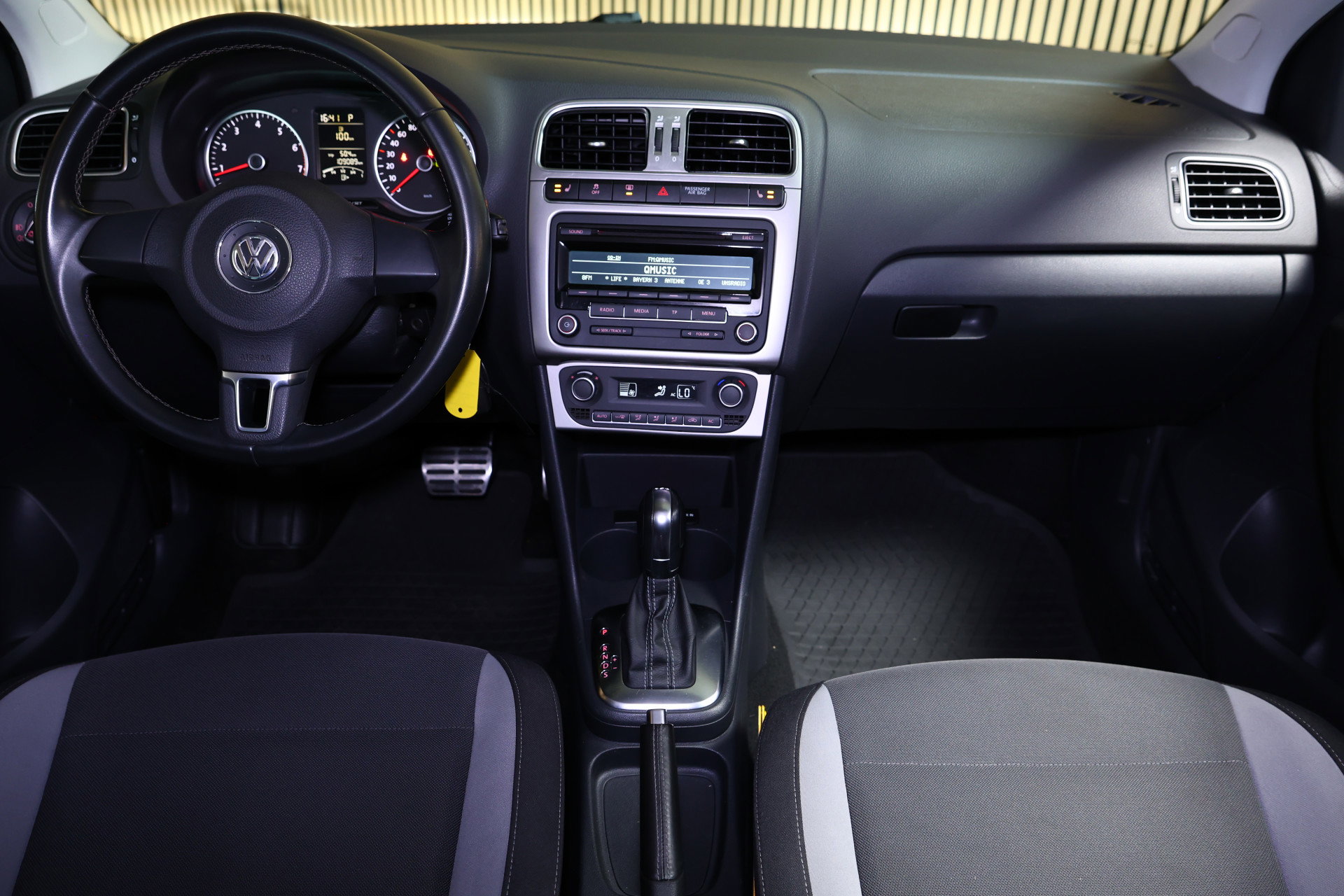 Volkswagen AVM 1.2 TSI Highline DSG CLIMA STOELVERWARMING "14 - foto 2