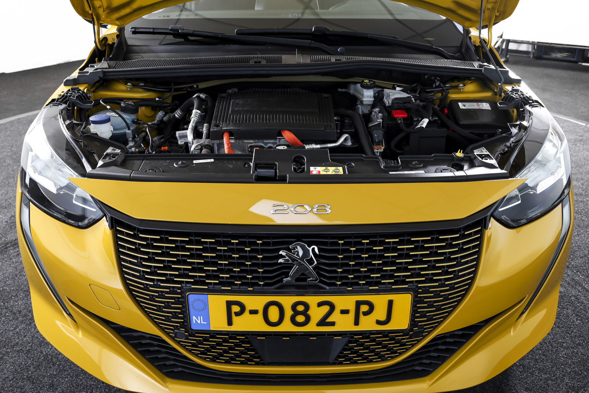 Peugeot - e-208