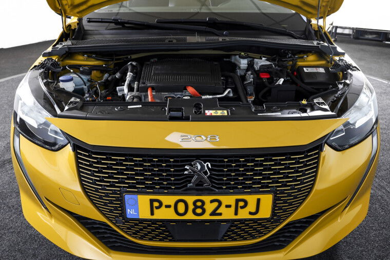 Peugeot - e-208